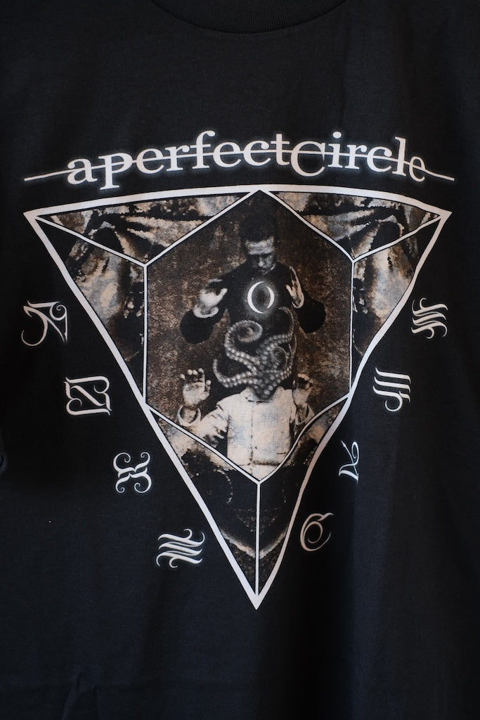 A PERFECT CIRCLE OUTSIDER