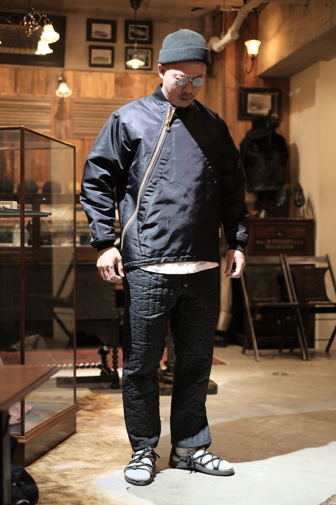 BLACK SIGN OILED QUILTING ATHLETIC PANTS