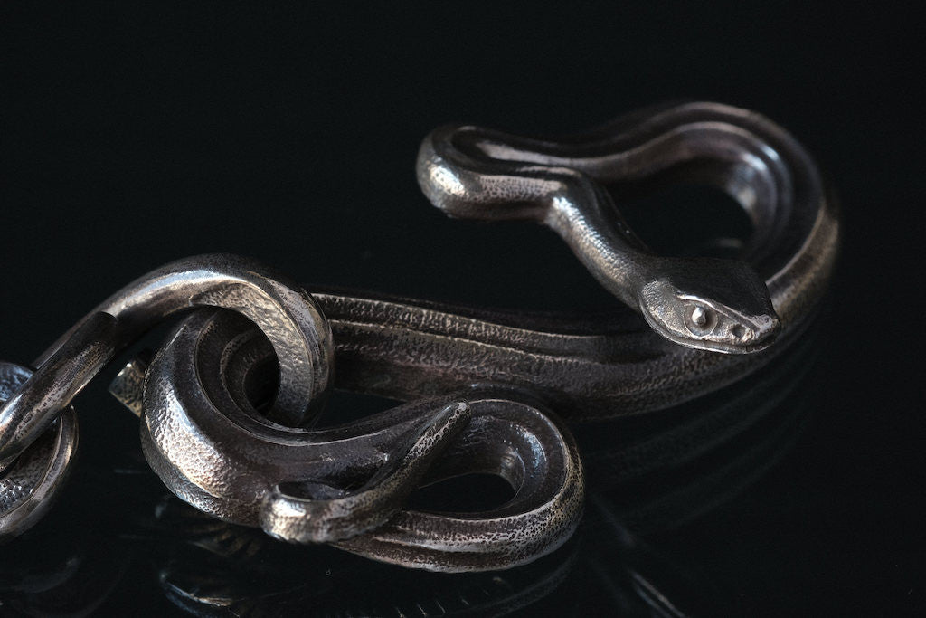 LYNCH SILVERSMITH VENOM KEY CHAIN