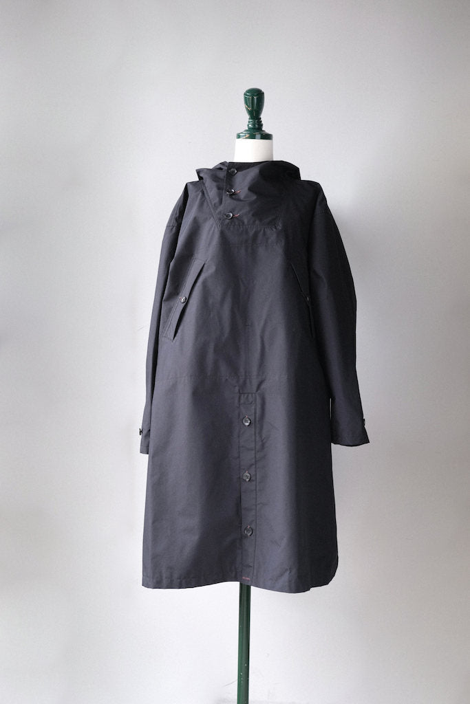 BLACK SIGN SLICKER COAT – grandguignol