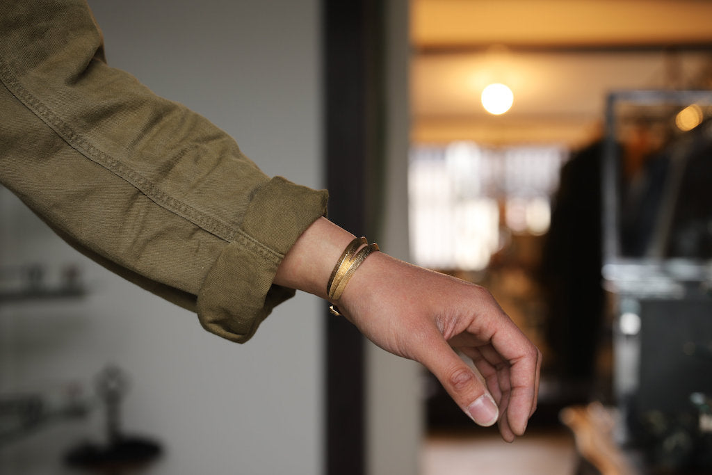 DARRYL BEGAY 18K GOLD BANGLE