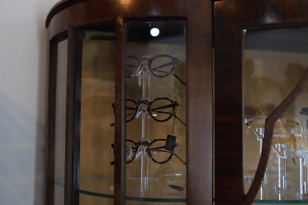 1930`s ENGLAND GLASS CASE (BARGET UIL LONDON)