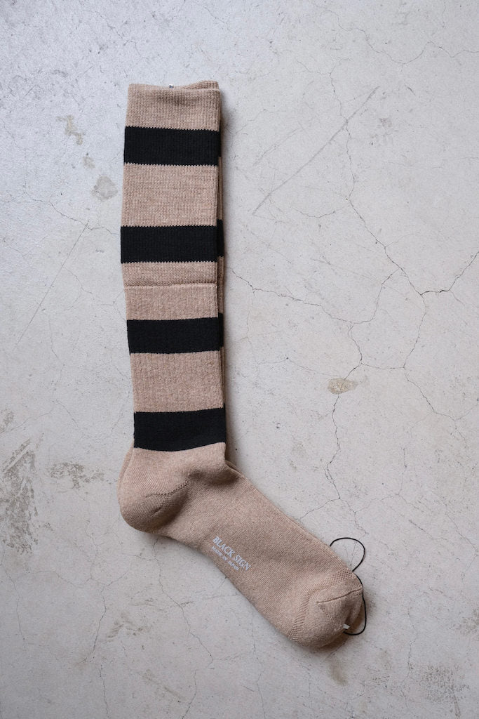 BLACK SIGN WIDE BORDER BS FIT BOOTS SOCKS