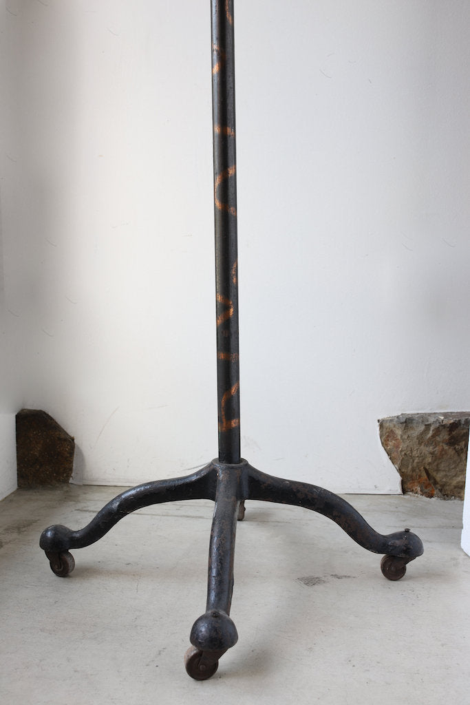 1900`s JAPANNED ROUND HUNGER RACK