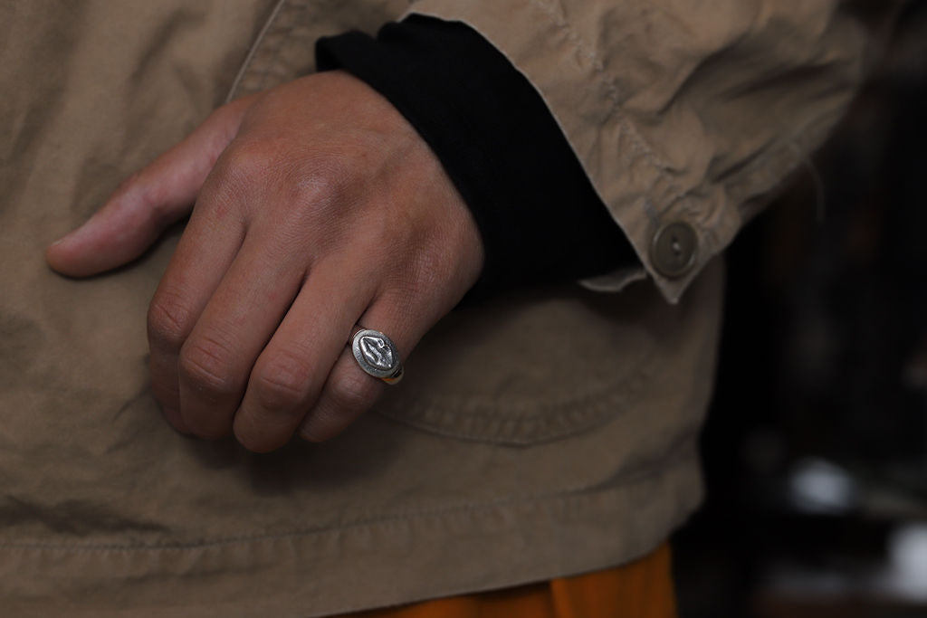 LYNCH SILVER SMITH KISS RING