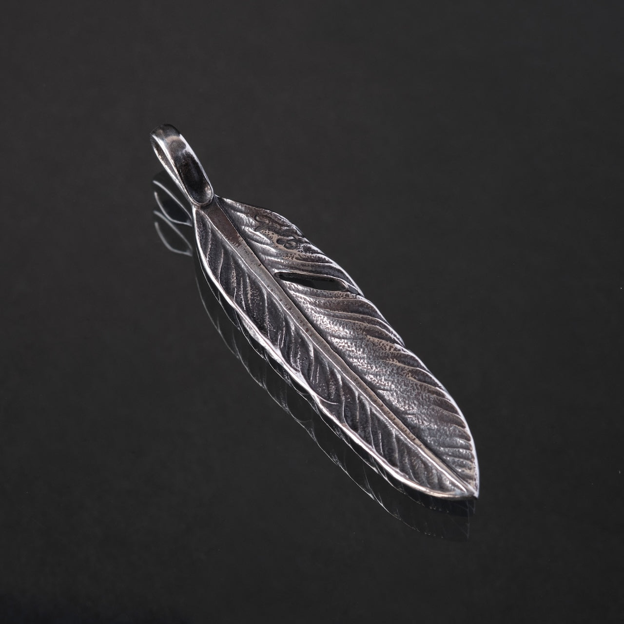 LYNCH SILVER SMITH FEATHER(M)