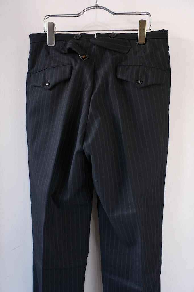 BLACK SIGN MAYFAIR STRIPE BUTLER SUITS