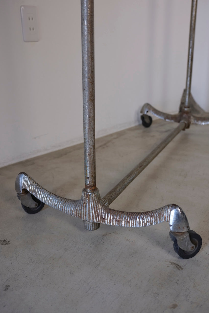 ANTIQUE IRON HANGER RACK Art deco