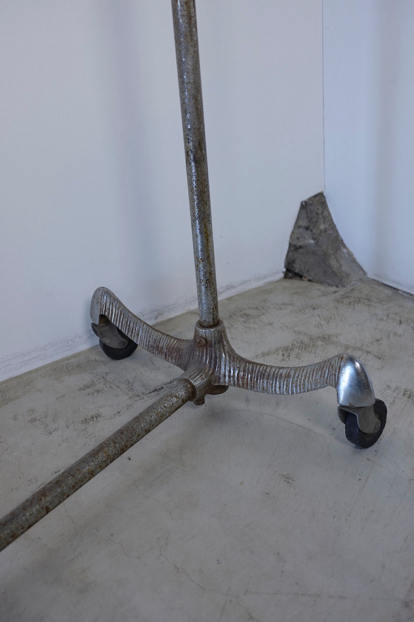 ANTIQUE IRON HANGER RACK Art deco
