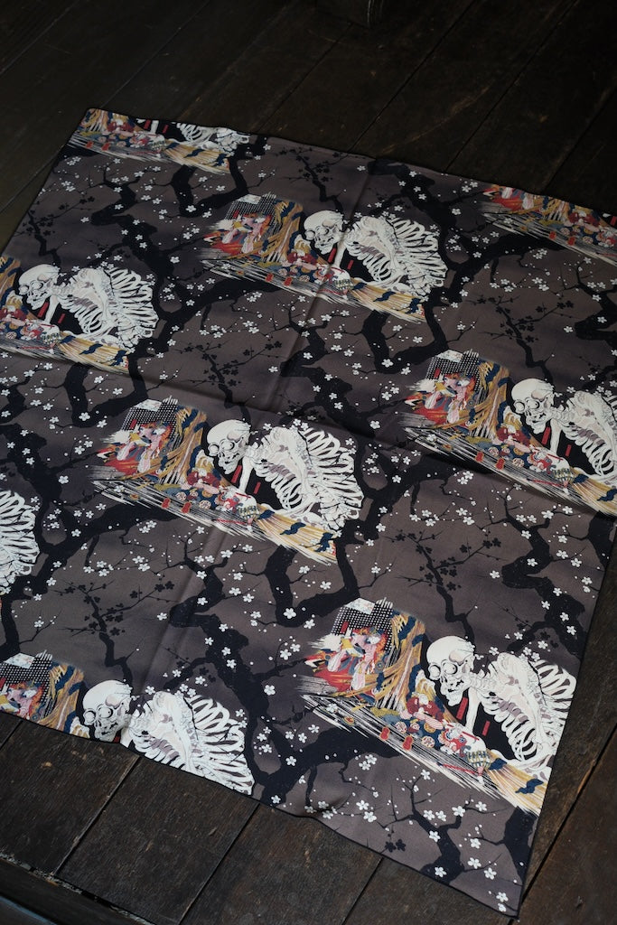 BLACK SIGN KUNIYOSHI UTAGAWA SCARF