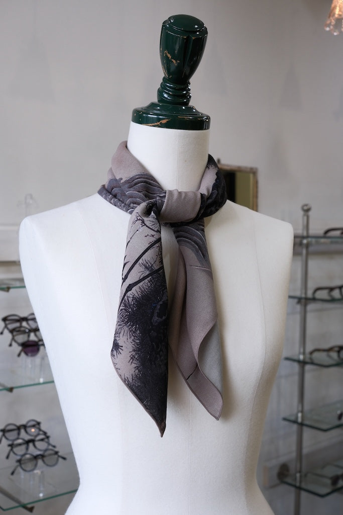 BLACK SIGN JYAKUCHU ITO SCARF