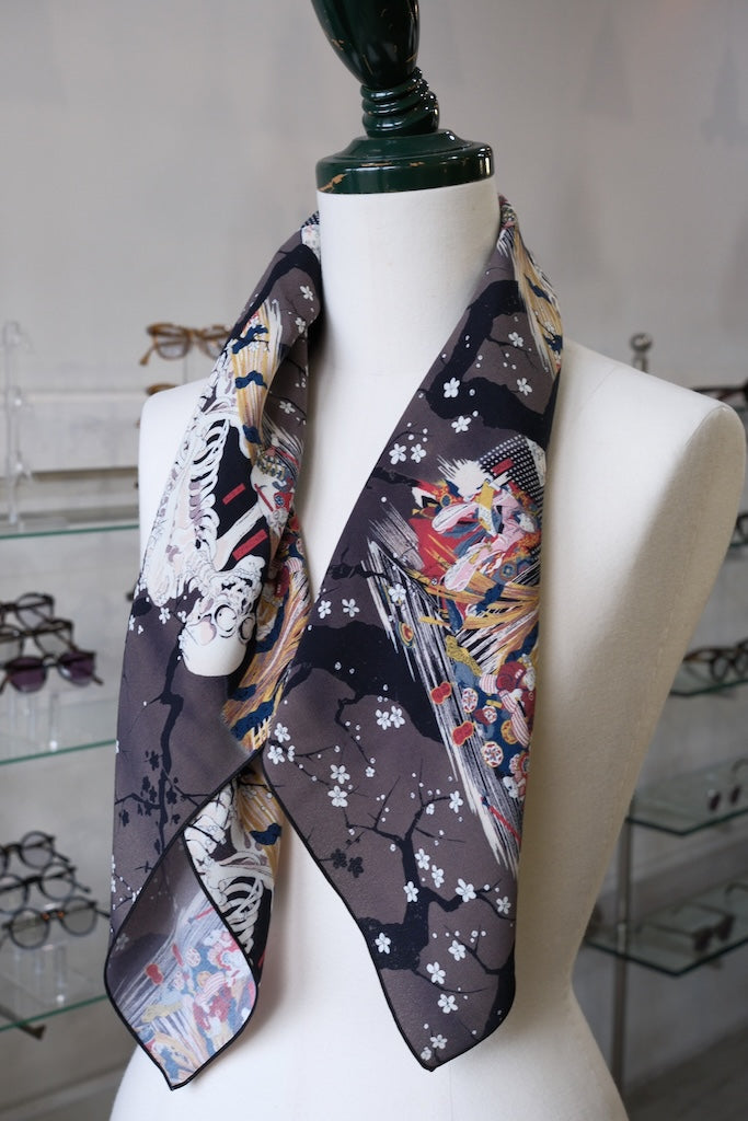 BLACK SIGN KUNIYOSHI UTAGAWA SCARF