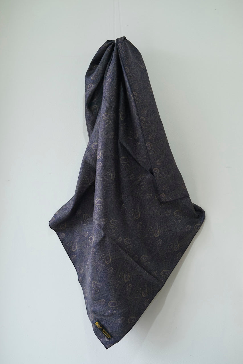 BLACK SIGN SILK PAISLEY SCARF