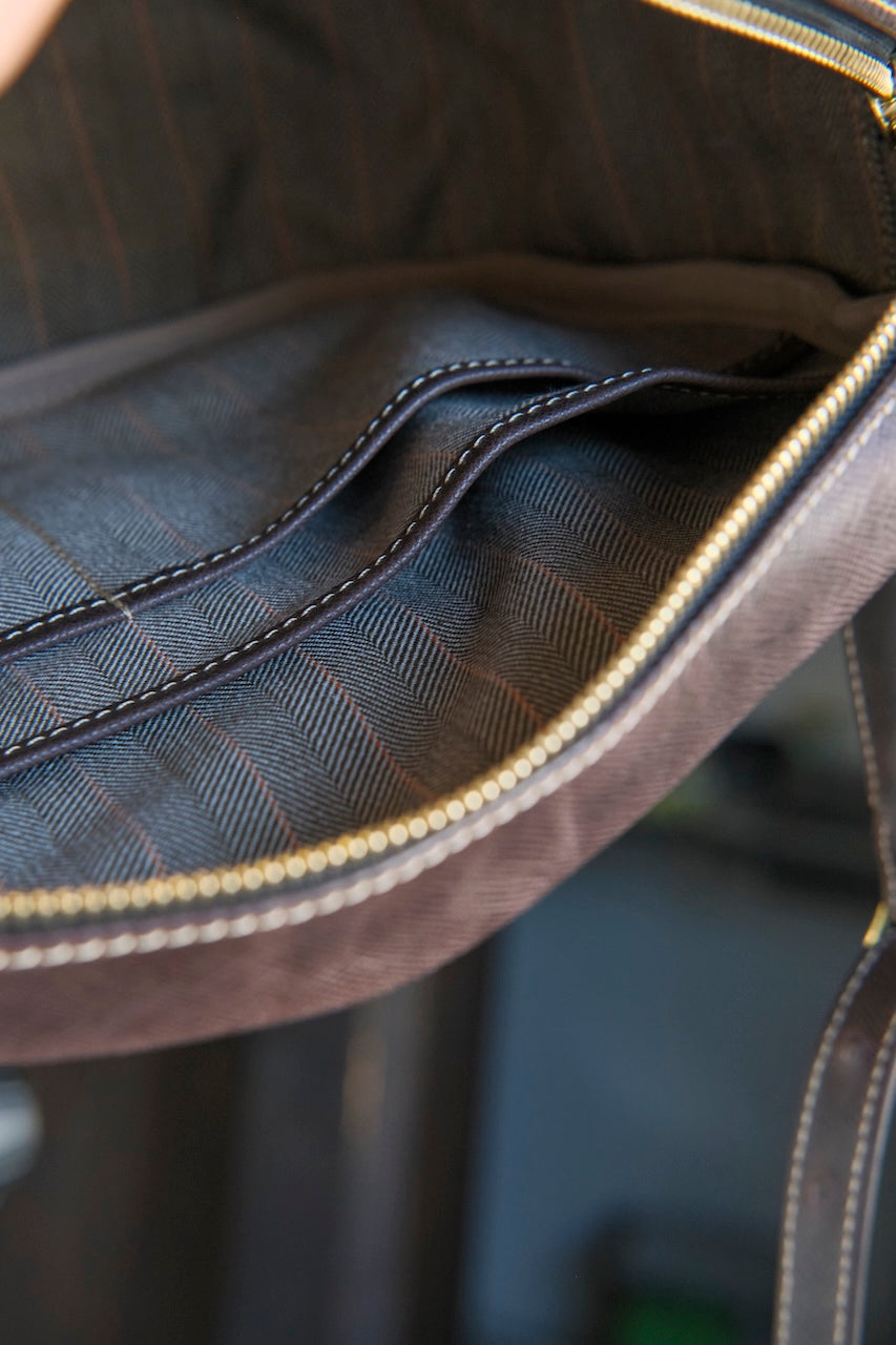 MANIFOLD MINI BRIEF EMBOSSED HORSE