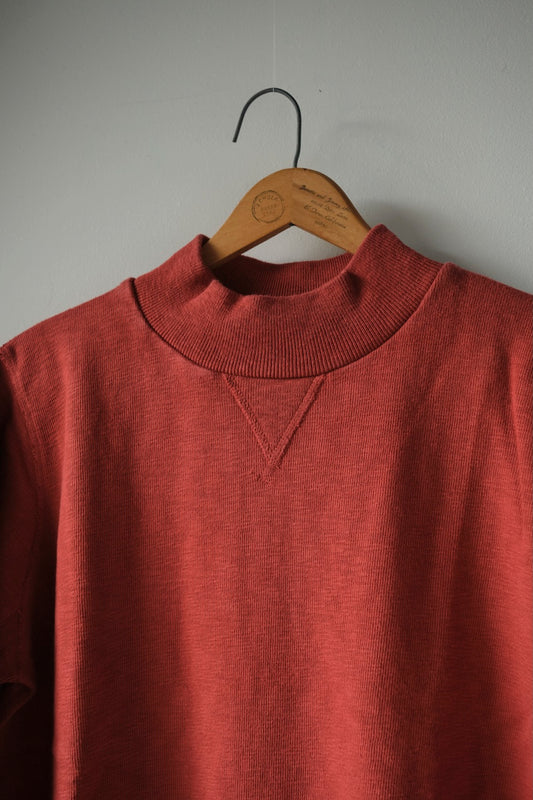 DEVISE FACTORY HIGH NECK SWEATSHIRT