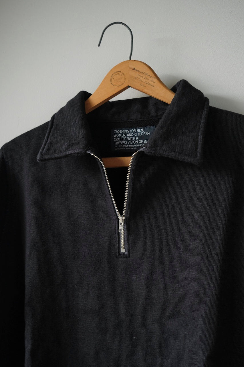 DEVISE FACTORY HALF ZIP SWEATSHIRT