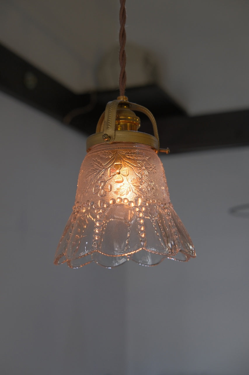 ANTIQUE AMERICAN GLASS SHADE