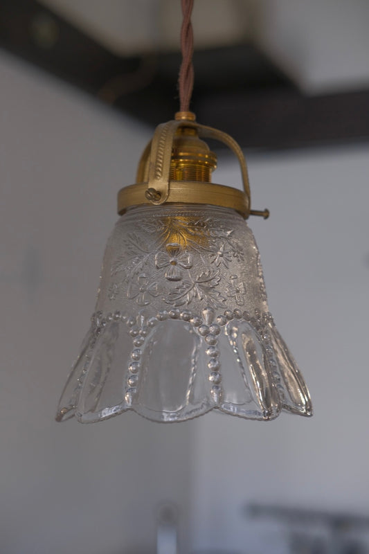 ANTIQUE AMERICAN GLASS SHADE