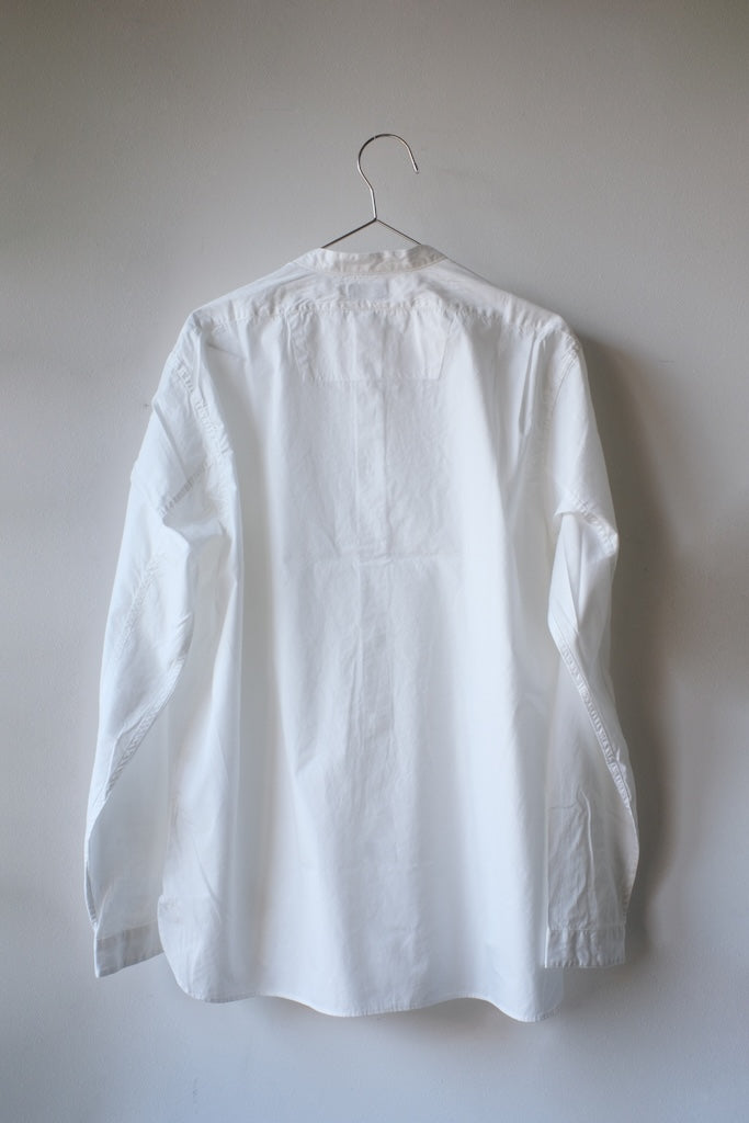 BLACK SIGN BAND COLLAR IMMIGRANT SHIRT