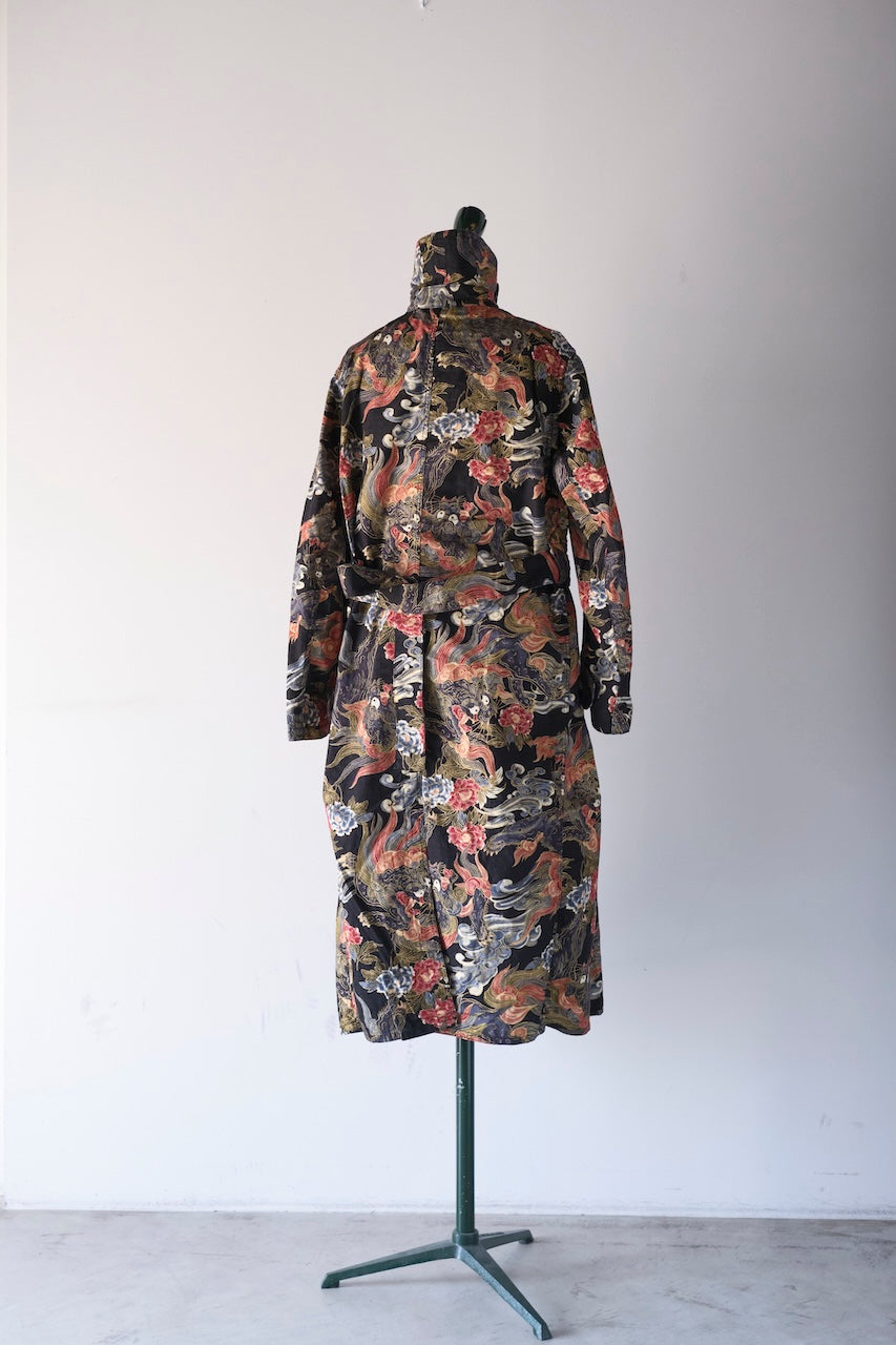 BLACK SIGN 1930s JAPANESE LION AND PEONY HITMAN COAT – grandguignol