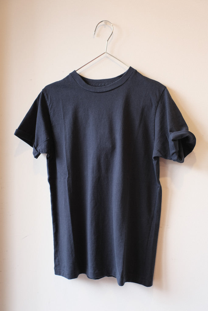 BLACK SIGN ROLL UP SLEEVE T-SHIRT