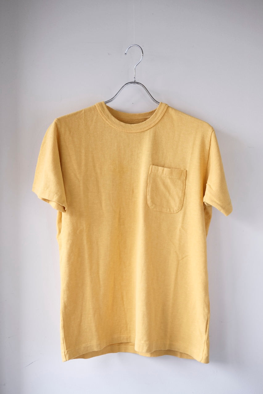 DEVISE FACTORY POCKET T-SHIRT MUSTARD