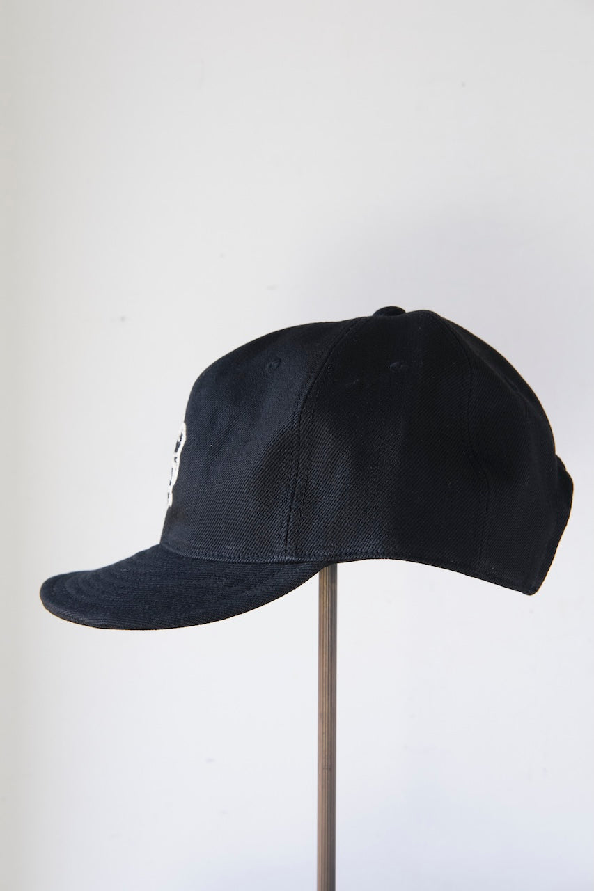 BLACK SIGN BS TRUCKER CAP