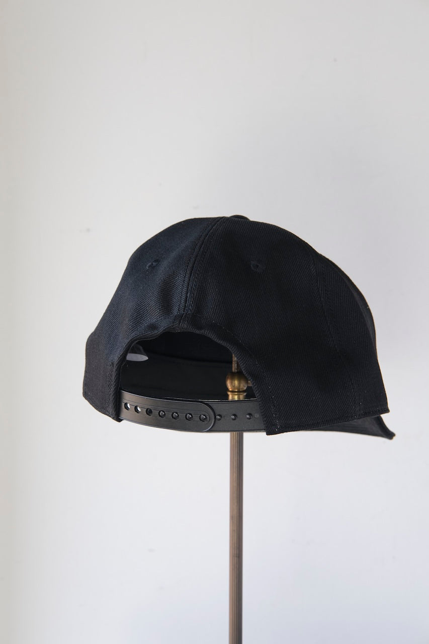 BLACK SIGN BS TRUCKER CAP