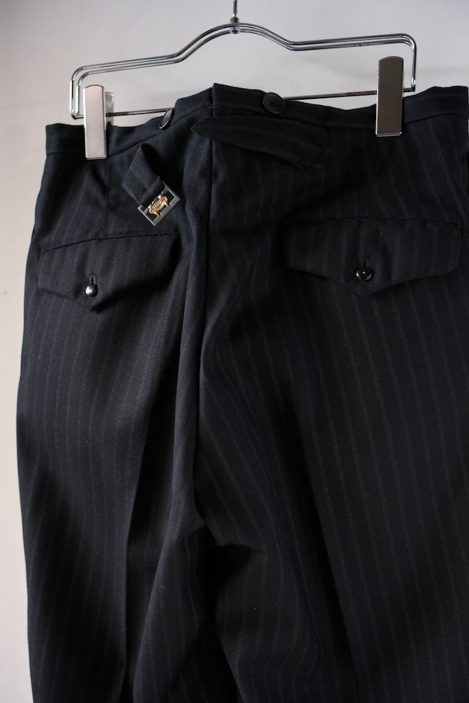 BLACK SIGN DOUBLE STRIPE BUTLER SUITS