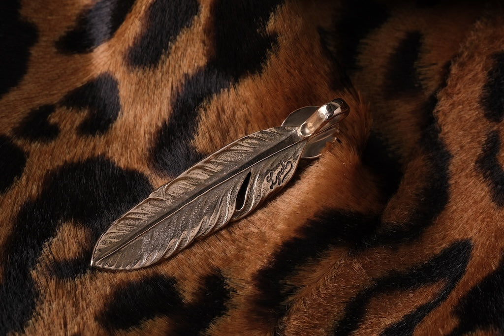 LYNCH SILVERSMITH K18PG FEATHER(M) BISBEE