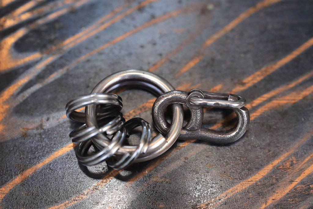 LYNCH SILVER SMITH MINI HOOK KEY RING – grandguignol