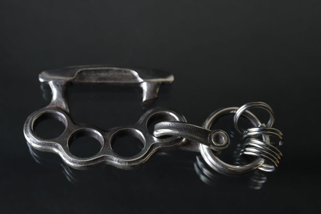 LYNCH SILVER SMITH KNUCKLE KEY HOOK – grandguignol