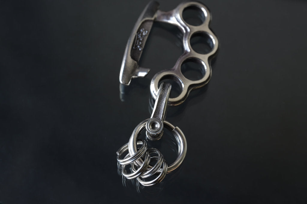 LYNCH SILVER SMITH KNUCKLE KEY HOOK – grandguignol